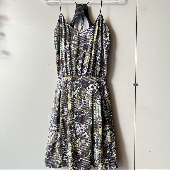 EUC Lululemon City Summer Dress in Floral Sport White Multi sz 4 - Picture 1 of 12